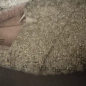 fuzzy Sherpa White Gold Pink women’s 8 TOMS slip on shoes thumbnail 3
