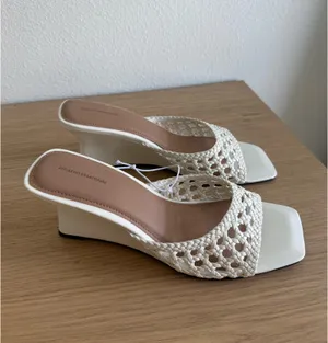 White Woven Wedge Sandals Size 8 thumbnail 2
