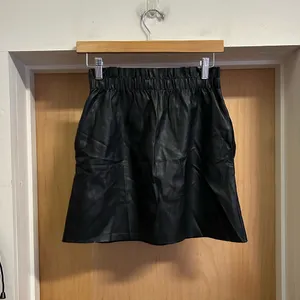 Zara Knit Faux Leather Black Skirt Paper Bag Elastic Waist with Pockets - size S thumbnail 2