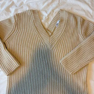 ZARA Cream Chunky Knit Sweater thumbnail 2