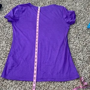 🎀 3/$20 Nike women’s small purple dri fit regular fit athletic tee thumbnail 4