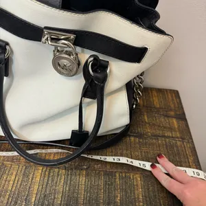 Michael Kors Large Hamilton White Black Leather Multiway Tote Shoulder Bag Purse thumbnail 8