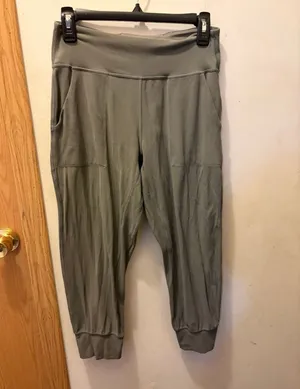 (8) lululemon align joggers thumbnail 1
