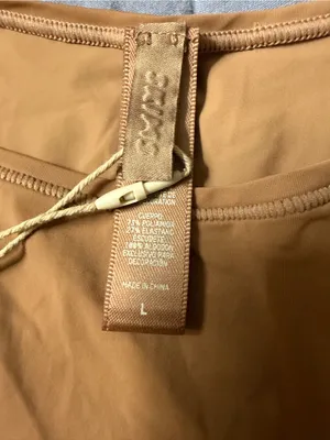 SKIMS NWT Crewneck Bodysuit; Fits Everybody; Color Sienna; Beige/Nude size Large thumbnail 4