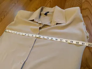 Padded shoulders Sleeveless Boxy Button Down Blouse size M Tan Size M thumbnail 8