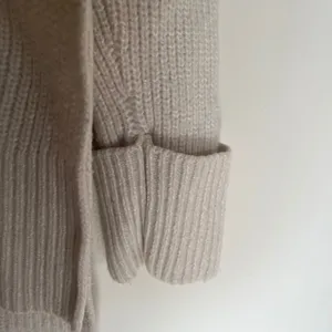 Athleta Ribbed V-Neck Sweater Cream Oatmeal High Low‎ Side Slit Size Small thumbnail 2