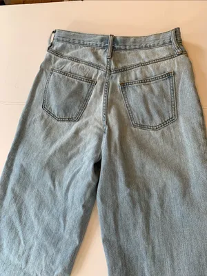 Universal Threads Women’s Size 4 / 27 Relaxed Fit Wide Leg 100% Cotton Jeans thumbnail 9
