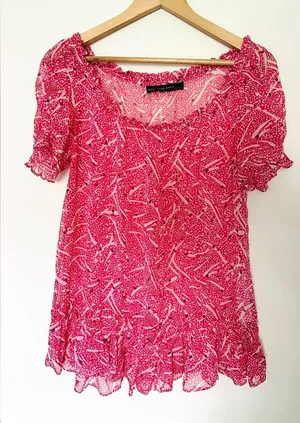 Zara‎ Basic Women’s Top Silk Red Sz Medium Patterned Short Sleeve Ruffled thumbnail 1