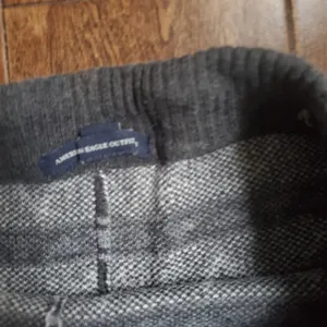 Sweater joggers by American Eagle size xs super cute and stylish . Not b… thumbnail 4