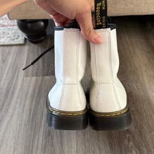 Dr. Martens Boots Size 6 Lace Up White and Black Leather Zavala Airwait Unisex thumbnail 7