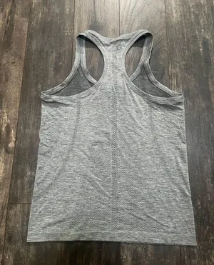 Lululemon tank thumbnail 2