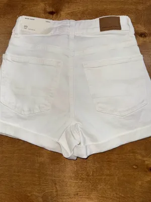 American Eagle Outfitters White Mom Jean Shorts thumbnail 2