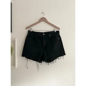 FRAME Denim Black Grayridge Le Simone Fringe Raw Hem Jean Shorts Size 27 thumbnail 3