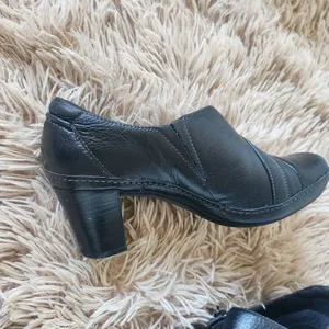 Clarks Artisan Women's Black Leather Upper Shoes Size 71/2 M thumbnail 9