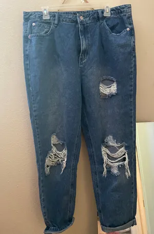 Missguided High Rise Mom Jeans thumbnail 2