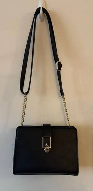 Black and Gold textured Shoulder Bag thumbnail 1