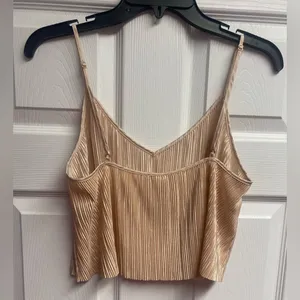 Victoria’s Secret Pleated Metallic/Shimmer Rose Gold Crop Top Size Medium thumbnail 4