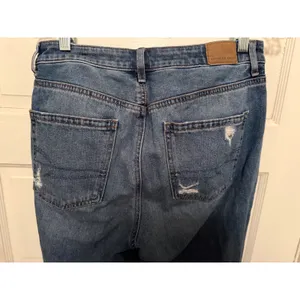 American Eagle Outfitters Womens Size 8 Jeans Ripped Medium Wash Comfort Stretch thumbnail 5