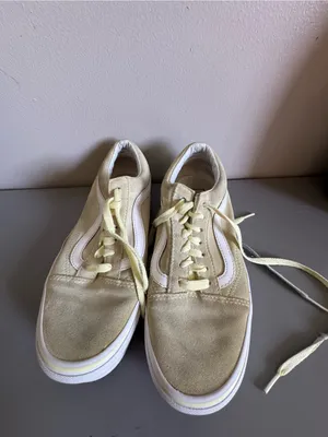 Vans Low-Top Suede Sneakers in Pale Yellow and White thumbnail 3