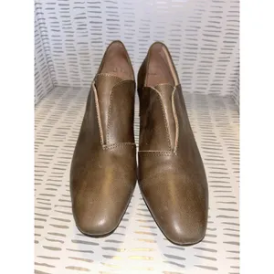 ALL BLACK Womens Taupe Leather Silver Metallic Block Heel‎ Shooties Size 39 8.5 thumbnail 7