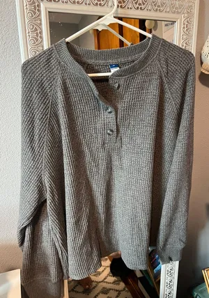 Old Navy Pullover  thumbnail 1