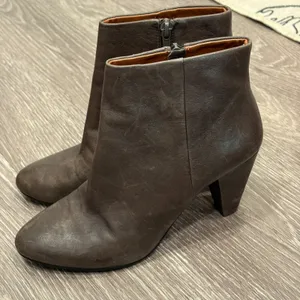 Lucky Brand Sairio Brown Leather Ankle Booties 6.5 Block Heel Twee Minimalist thumbnail 1