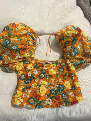 ZARA NWOT  puff sleeve top thumbnail 1