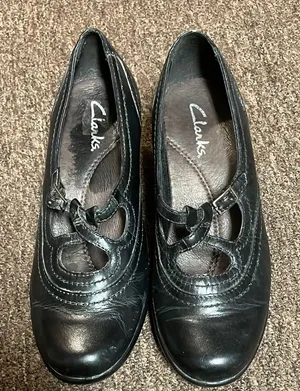 Clarks Women's Black Leather Shoes size 6 M thumbnail 1