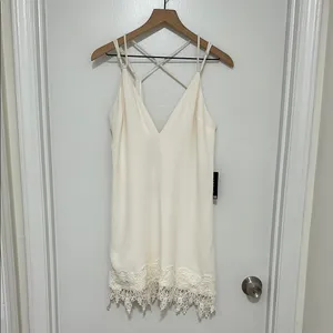 EXPRESS | NWT Woman's Off White Strappy Lace‎ Hem Shift Mini Dress, Size 10 thumbnail 2
