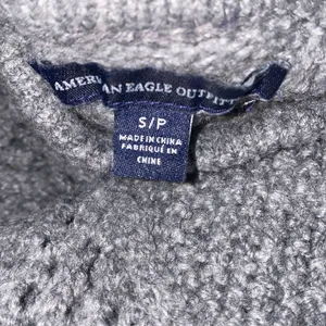 ✨ AEO Grey Thick Diamond Pattern Cable Knit Sweater✨ thumbnail 3