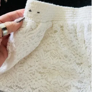 Hollister Cream Lace Shorts thumbnail 8