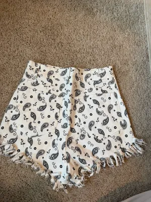 Kittenish shorts  thumbnail 2