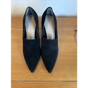 Donald Pliner Louisa Black Suede Pumps Women's‎ Shoes Size 6.5 thumbnail 9