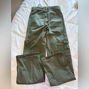 green cargo pants Size 2 thumbnail 5