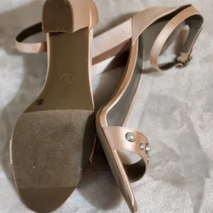 Worthington Satin pink embellished heels thumbnail 6