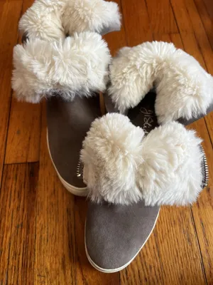 J/Slides NYC Boots Womens Size 8 Gray Suede Faux Fur Lined Ankle Booties Zip thumbnail 1