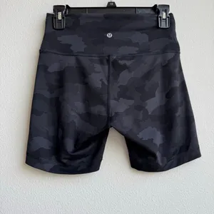 Lululemon Wunder Train High Rise Short 6” Size 8 Heritage 365 Camo Deep Coal thumbnail 3