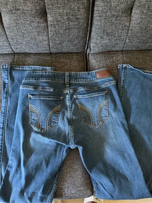 Hollister Low-Rise Bootcut Jeans thumbnail 3