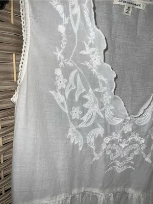 Atelier max White Embroidered Sleeveless Peplum Top thumbnail 3