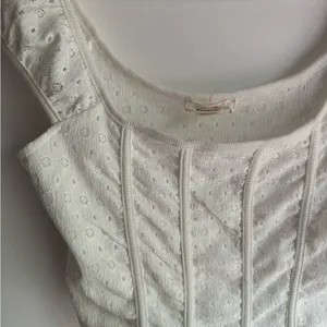 🛎️ Clearance Urban Outfitters White Puff Top Size-L thumbnail 2
