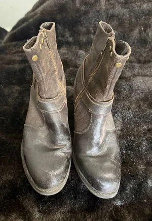 Born Womens 8Leather Grommet Studded Ankle Boots Booties thumbnail 1