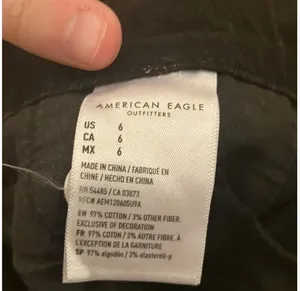 NWT American Eagle Black Denim Mom Short Size 6 thumbnail 5