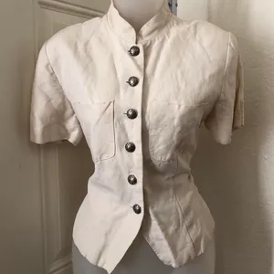 70s Cream-white cottagecore vintage fitted button-up down blazer blouse top w/ removable shoulder pads Size 6/S fits true to size Measurements in pics thumbnail 1
