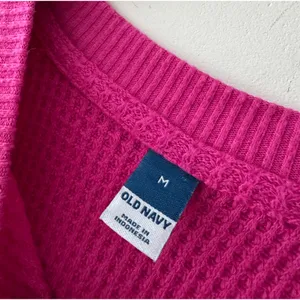 Old Navy Hot Pink Waffle Knit Henley Long Sleeve‎ Sweater thumbnail 4