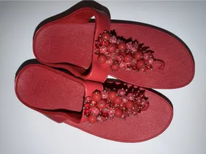 Fitflop‎ Sandals Deco Cha Cha Red Beaded Toe Thong Wedge T Strap Sandal Size 7 Z thumbnail 1