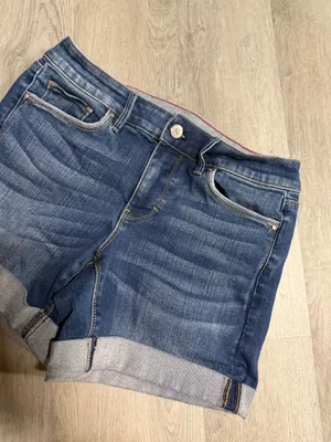 White House black market curvy 5” denim shorts thumbnail 2