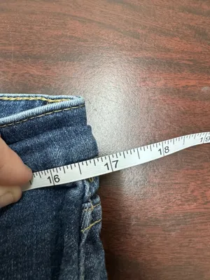 Levi’s Class Mid Rise Skinny Denim Jeans Size 31 (12) thumbnail 8