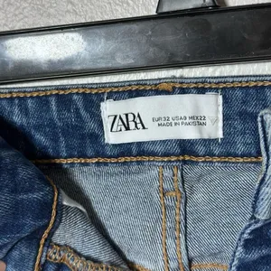 Blue Denim Zara Women‎ Denim Blue High Rise Shorts size 0. thumbnail 3