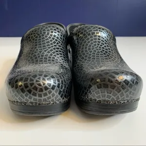Dansko Professional Black‎ Gunmetal Metallic Womens Clog Work Shoe 39 8.5 thumbnail 3