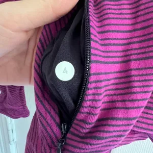 Lululemon top thumbnail 4
